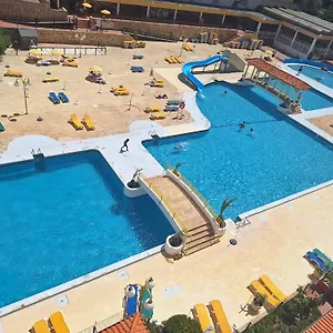 T2 With Pool, 300m From The Apartamento Portimão